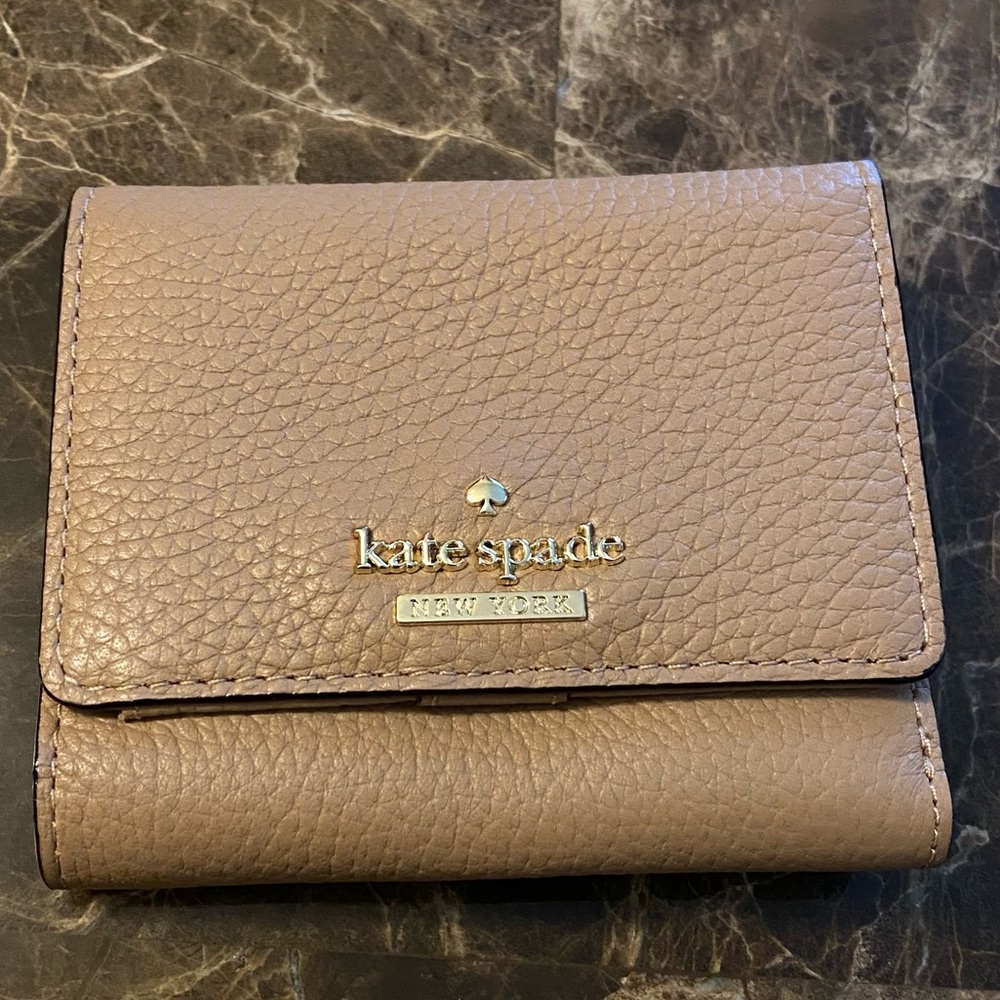 Kate Spade Jackson Jada Trifold Wallet Pebble Leather  Small  ROSECLOUD  NEW